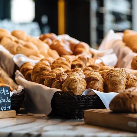 Отель One Salzburg-mirabell Зальцбург