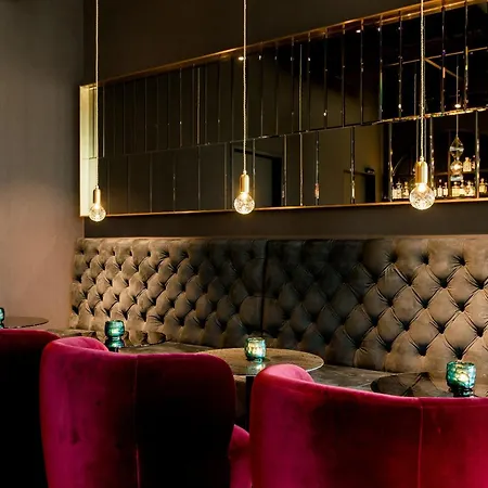 One Salzburg-mirabell Solnohrad