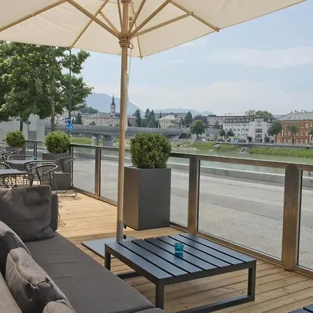 One Salzburg-mirabell Solnohrad